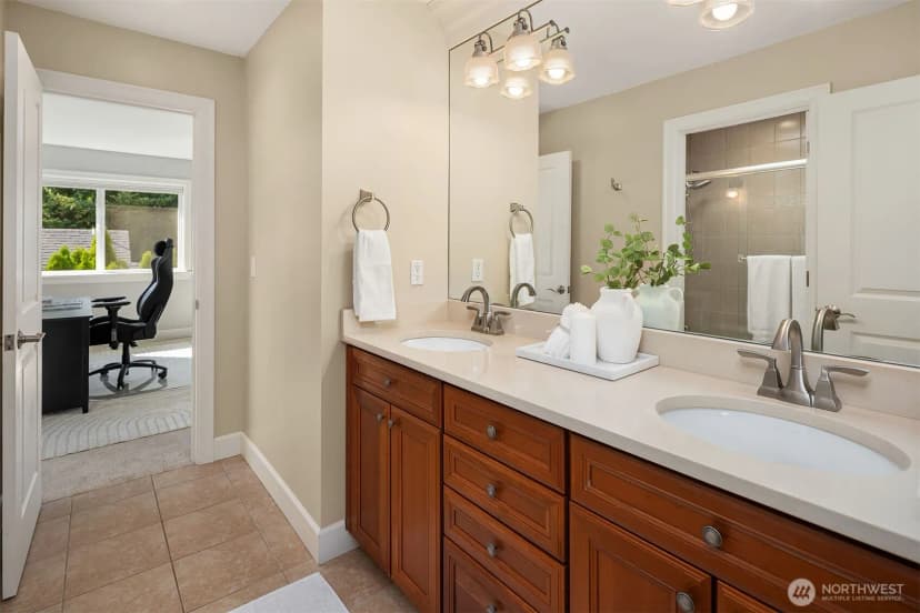Property photo for 605 11th Avenue, Kirkland photo 28