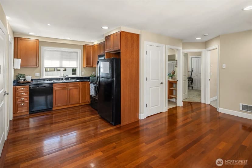 Property photo for 605 11th Avenue, Kirkland photo 35