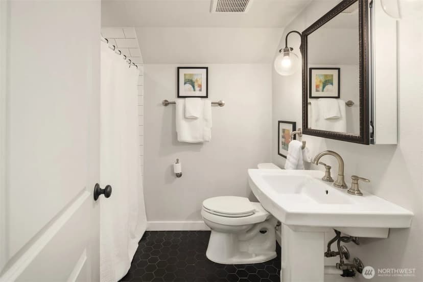 Property photo for 3606 42nd Avenue Sw, Seattle photo 27