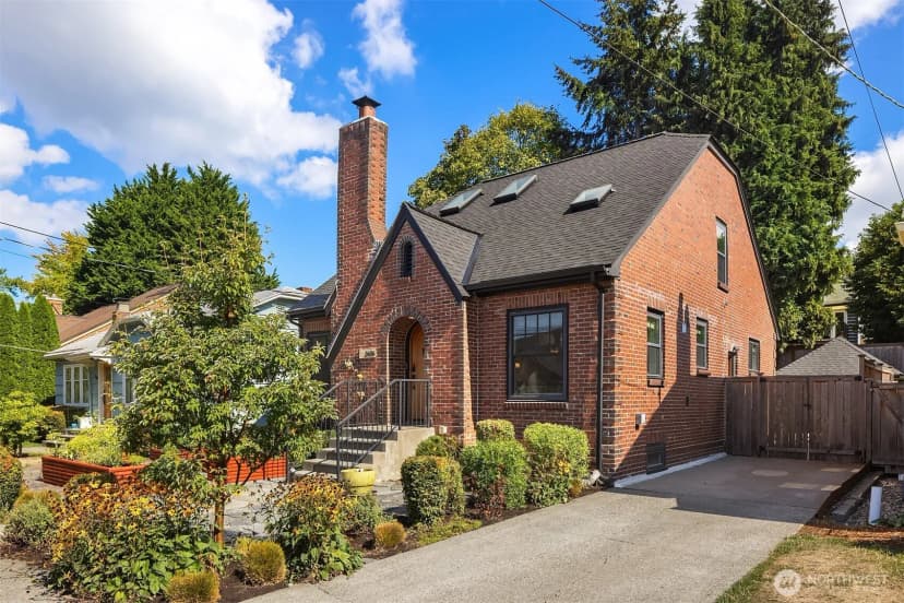 Property photo for 3606 42nd Avenue Sw, Seattle photo 3