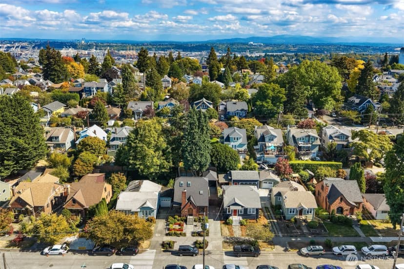 Property photo for 3606 42nd Avenue Sw, Seattle photo 37