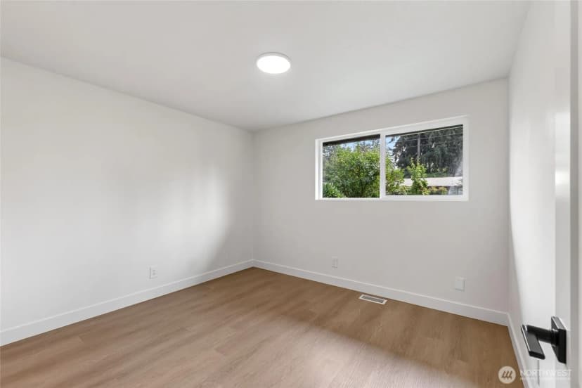 Property photo for 3035 18th Street Se, Auburn photo 22