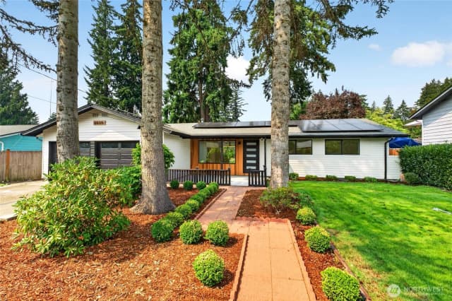 Property photo for 3035 18th Street Se, Auburn