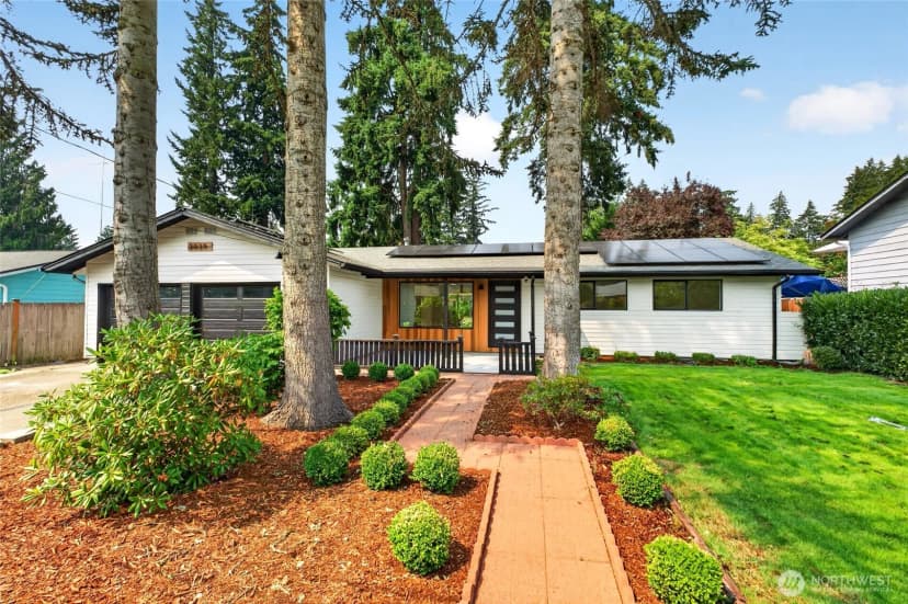 Property photo for 3035 18th Street Se, Auburn