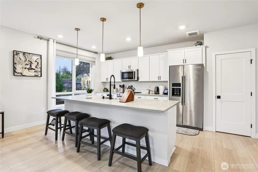Property photo for 14598 Westminster Way N #102, Shoreline photo 9