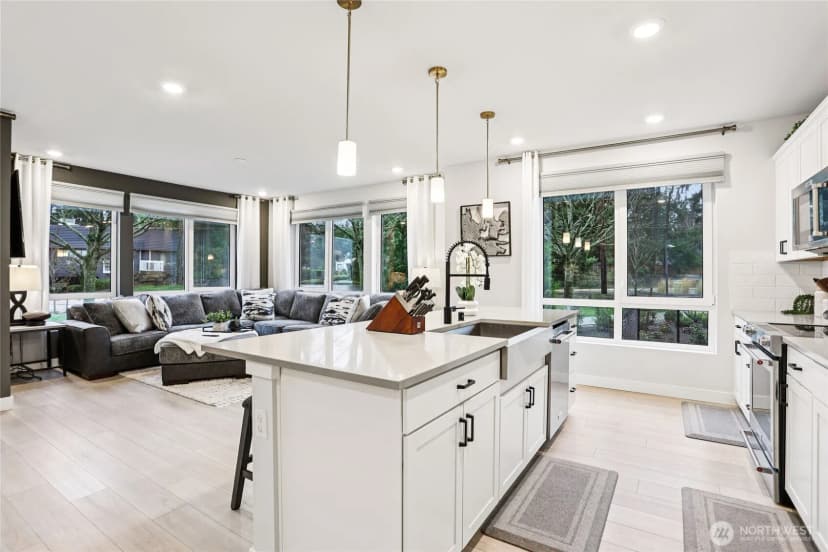 Property photo for 14598 Westminster Way N #102, Shoreline photo 11