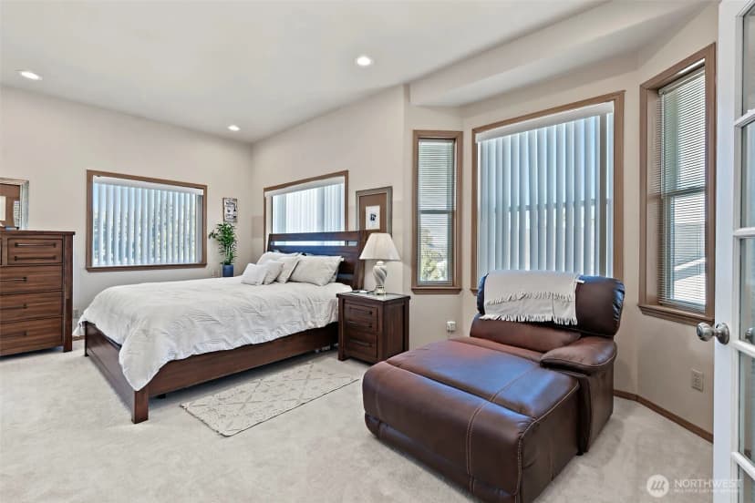 Property photo for 10821 Crestwood Drive S, Seattle photo 22
