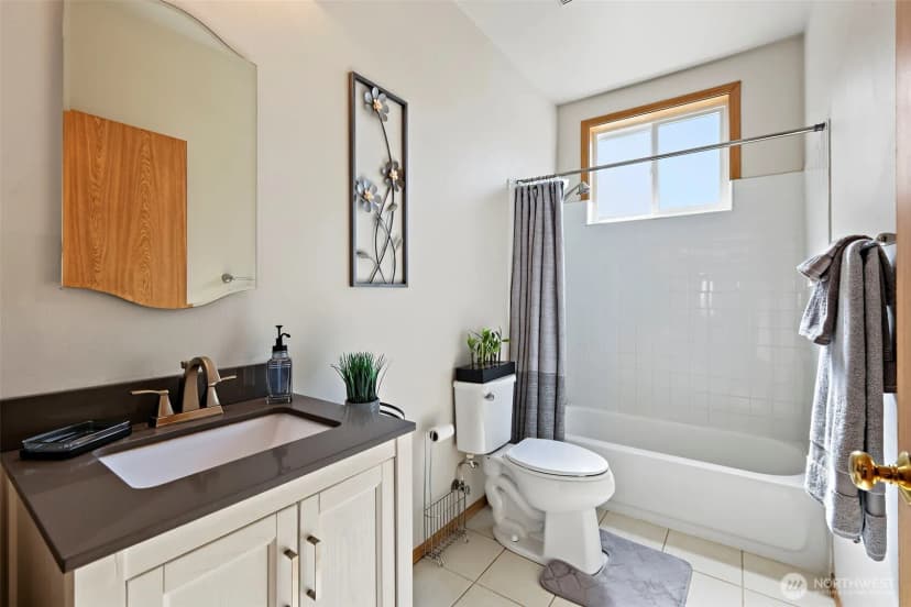 Property photo for 10821 Crestwood Drive S, Seattle photo 14