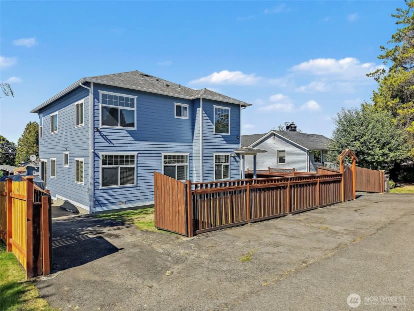Property photo for 10821 Crestwood Drive S, Seattle photo 30