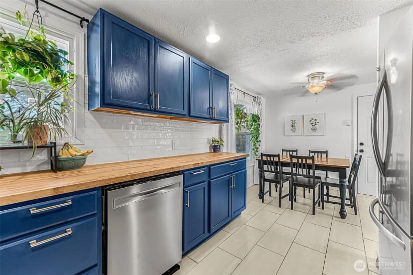 Property photo for 8105 Fairway Drive Sw, Lakewood photo 9