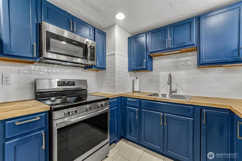 Property photo for 8105 Fairway Drive Sw, Lakewood photo 7