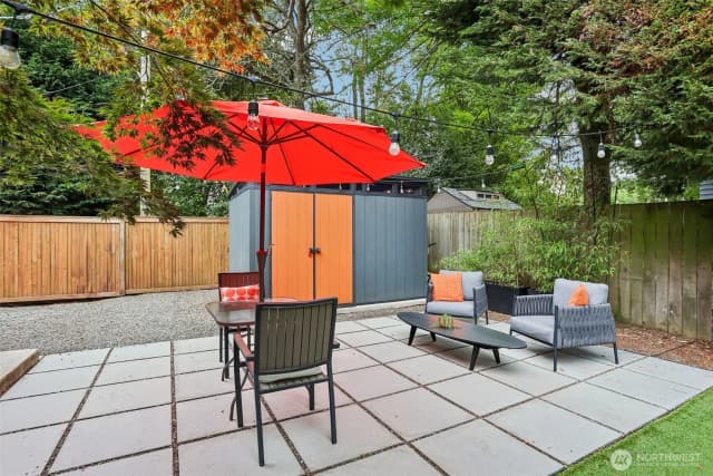 Property photo for 10030 37th Avenue Sw, Seattle photo 4
