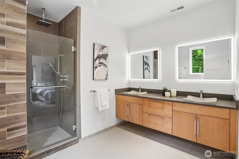 Property photo for 10030 37th Avenue Sw, Seattle photo 24