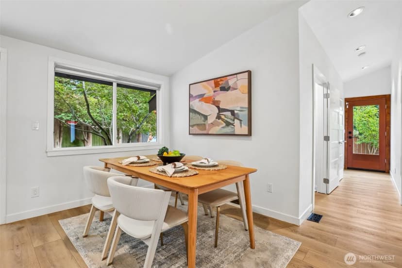 Property photo for 10030 37th Avenue Sw, Seattle photo 10