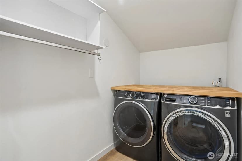 Property photo for 10030 37th Avenue Sw, Seattle photo 31