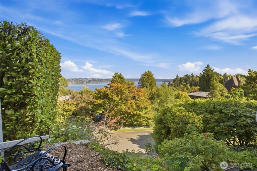 Property photo for 2039 34th Avenue S, Seattle photo 27