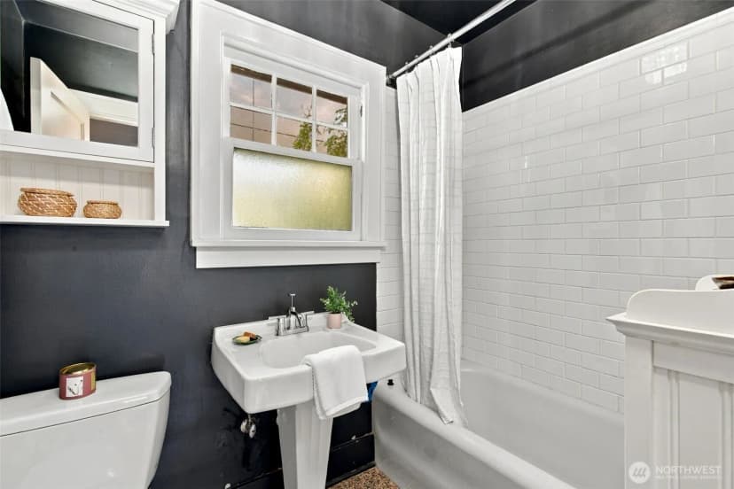 Property photo for 2039 34th Avenue S, Seattle photo 25