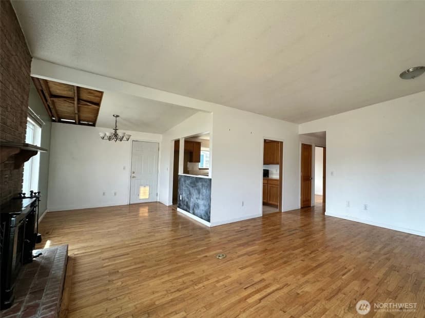 Property photo for 14208 Golden Given Rd E, Tacoma photo 5
