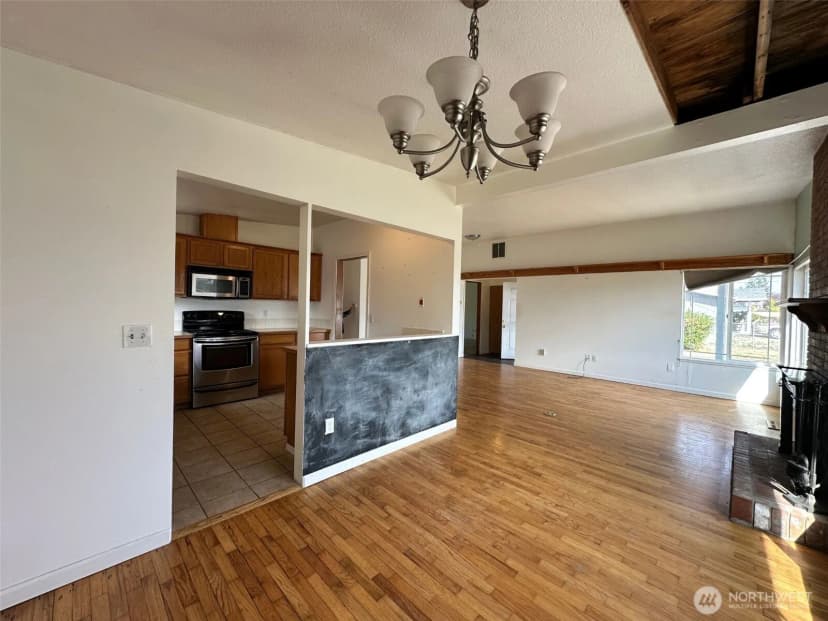 Property photo for 14208 Golden Given Rd E, Tacoma photo 6