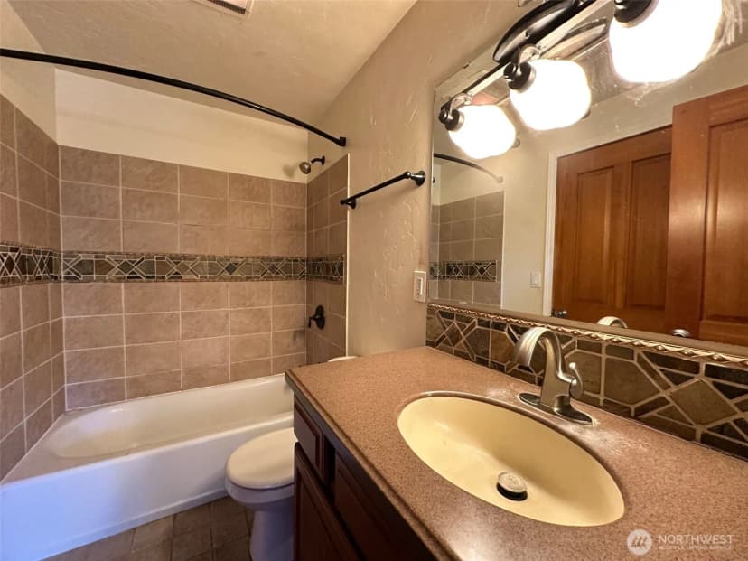 Property photo for 14208 Golden Given Rd E, Tacoma photo 12