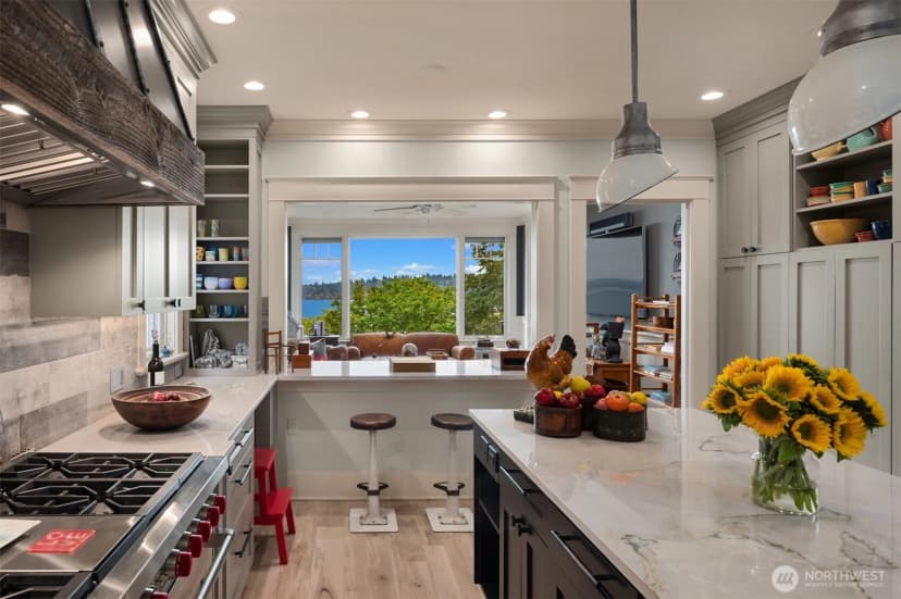 Property photo for 3140 Lakewood Avenue S, Seattle photo 6