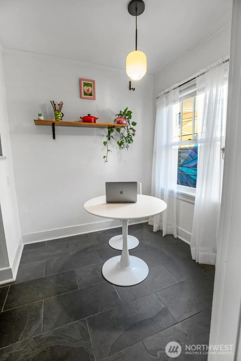 Property photo for 1605 E Olive Street #208, Seattle photo 10