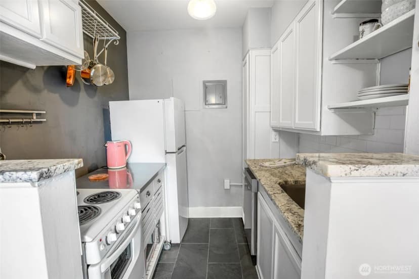 Property photo for 1605 E Olive Street #208, Seattle photo 13