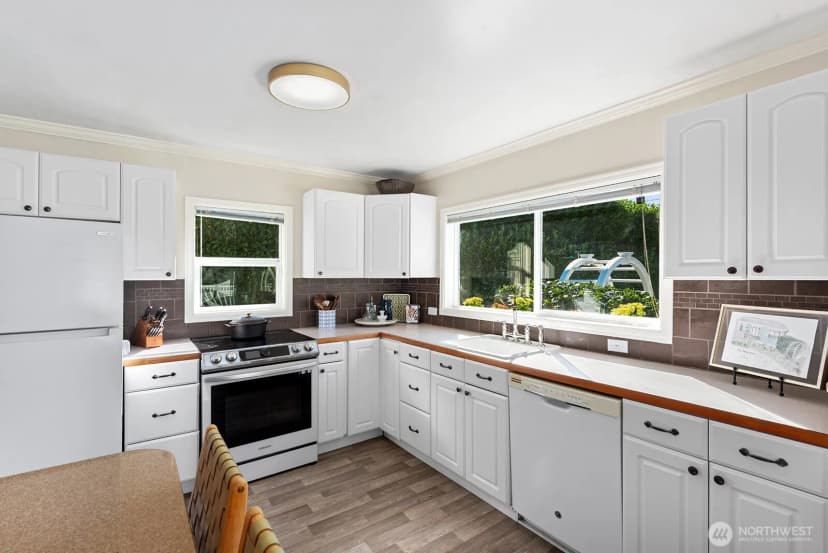 Property photo for 3610 Sw Kenyon Street, Seattle photo 10