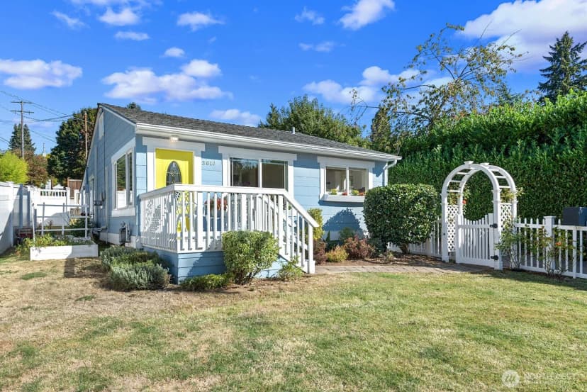 Property photo for 3610 Sw Kenyon Street, Seattle