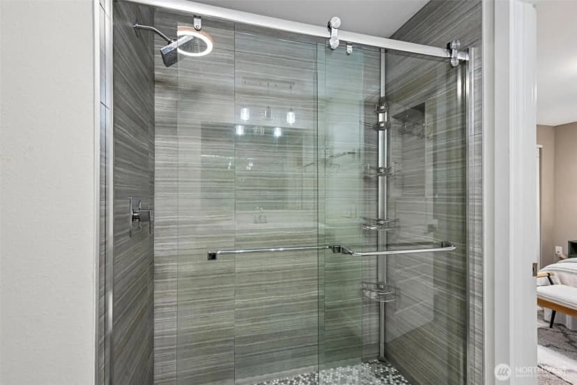 Property photo for 16217 Se 42nd Place, Bellevue photo 16