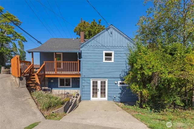 Property photo for 13222 37th Avenue S, Tukwila photo 2