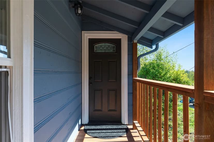 Property photo for 13222 37th Avenue S, Tukwila photo 3