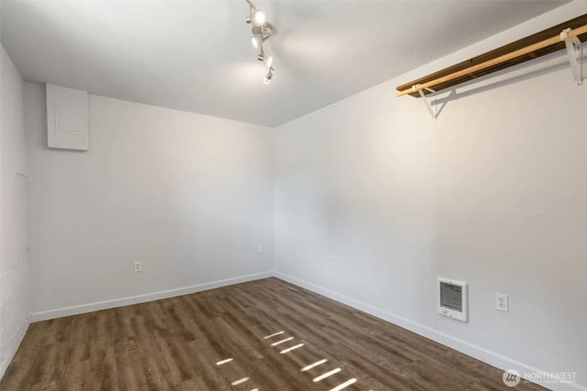 Property photo for 13222 37th Avenue S, Tukwila photo 27