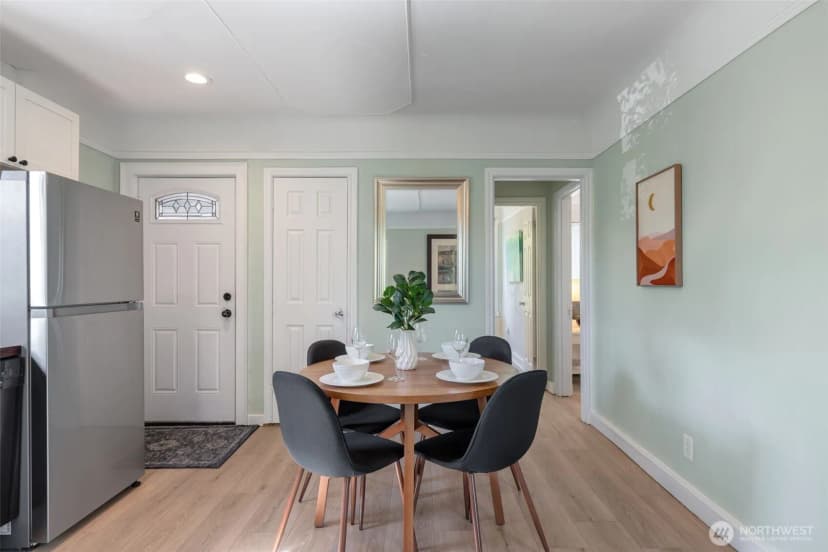 Property photo for 13222 37th Avenue S, Tukwila photo 9