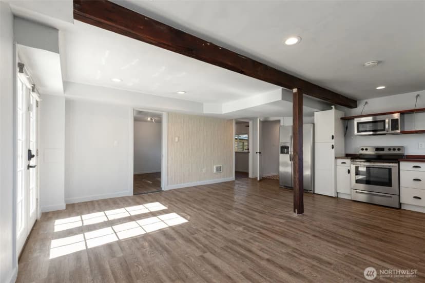 Property photo for 13222 37th Avenue S, Tukwila photo 23
