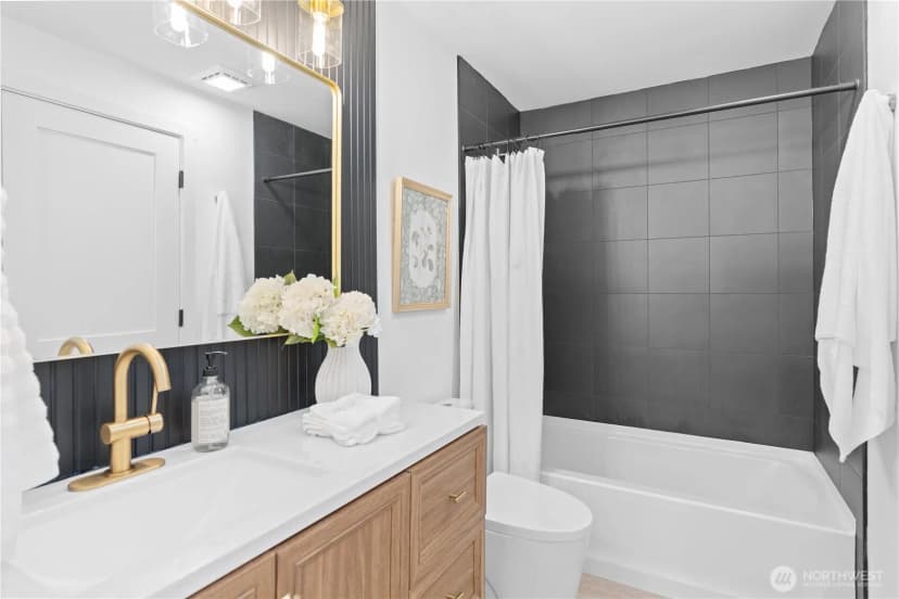 Property photo for 1718 25th Avenue S, Seattle photo 20