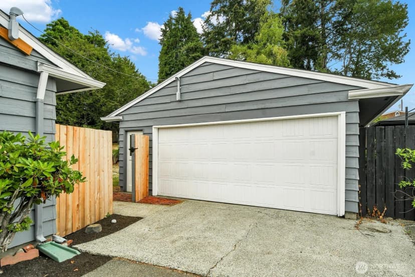 Property photo for 1321 N Skyline Drive, Tacoma photo 23