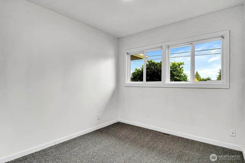 Property photo for 1321 N Skyline Drive, Tacoma photo 11