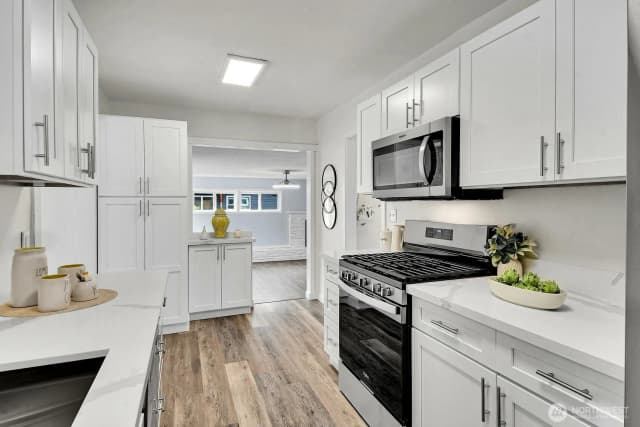 Property photo for 1321 N Skyline Drive, Tacoma photo 5