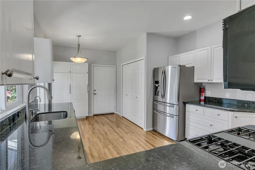 Property photo for 5121 S 234th Street #42-4, Kent photo 9