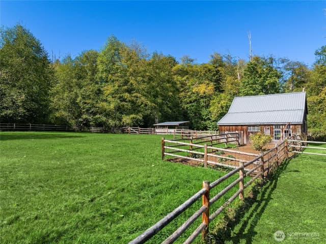Property photo for 7183 Ne Eagle Harbor Drive Ne, Bainbridge Island photo 3