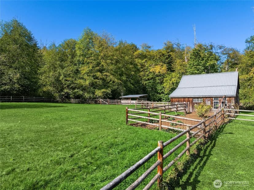Property photo for 7183 Ne Eagle Harbor Drive Ne, Bainbridge Island photo 3
