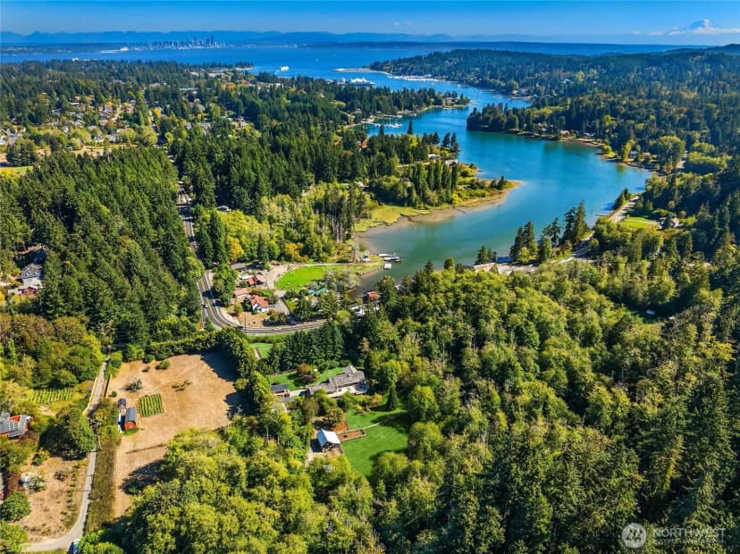 Property photo for 7183 Ne Eagle Harbor Drive Ne, Bainbridge Island photo 4