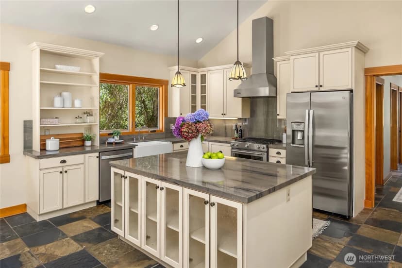 Property photo for 7183 Ne Eagle Harbor Drive Ne, Bainbridge Island photo 14