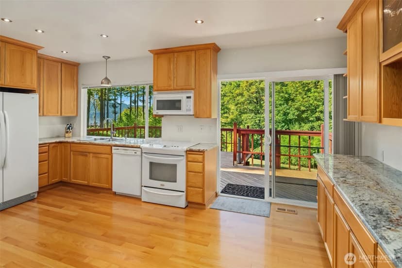 Property photo for 19516 Se 23rd Street, Sammamish photo 9