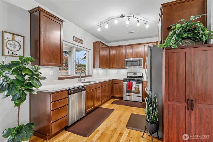 Property photo for 18052 W Columbia Street, Monroe photo 11