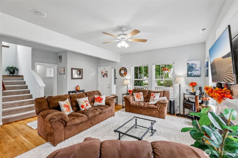 Property photo for 18052 W Columbia Street, Monroe photo 6
