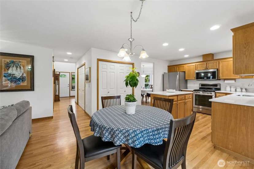 Property photo for 5718 Hillpointe Circle, Lynnwood photo 11