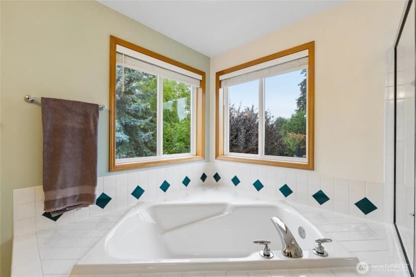 Property photo for 5718 Hillpointe Circle, Lynnwood photo 24