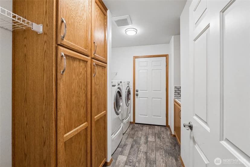 Property photo for 5718 Hillpointe Circle, Lynnwood photo 18